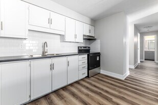 112 Breckenridge Drive in Kitchener, ON - Building Photo