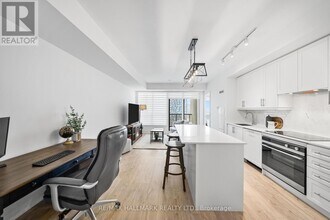 9075-9075 Jane St in Vaughan, ON - Building Photo - Building Photo