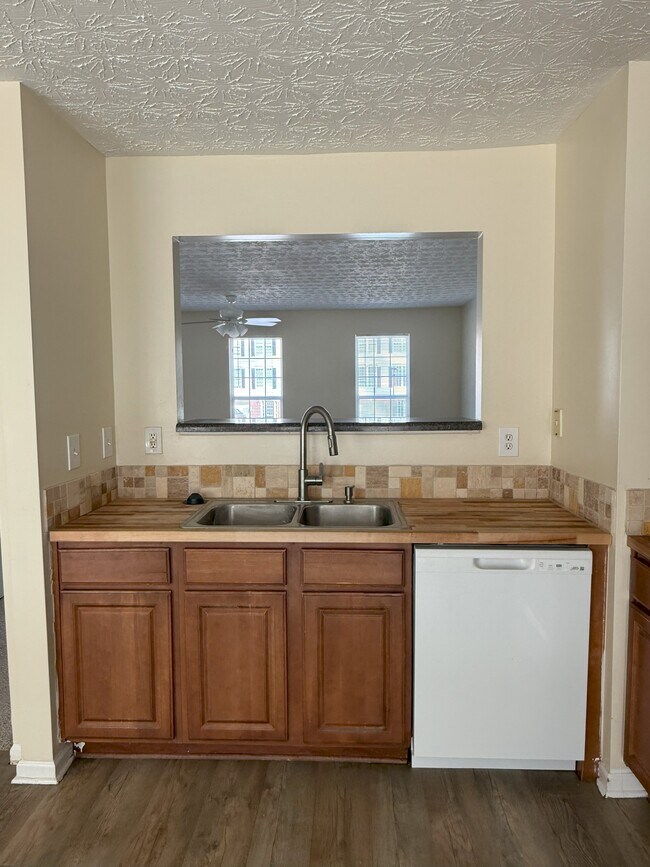 6245 Redan Overlook in Lithonia, GA - Foto de edificio - Building Photo