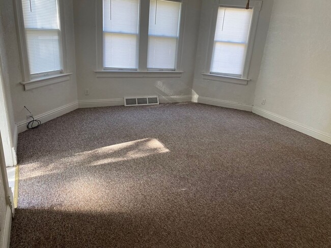 property at 1122 W Charles St