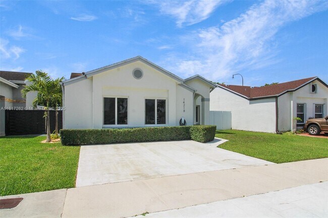 14218 SW 103rd Terrace in Miami, FL - Building Photo - Building Photo