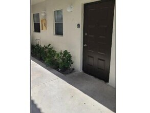 3274 Coral Ridge Dr in Coral Springs, FL - Building Photo - Building Photo