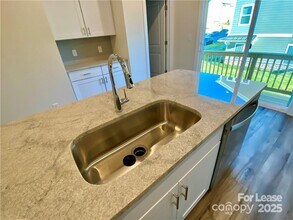 2511 Arbor Loop Dr in Charlotte, NC - Building Photo - Building Photo