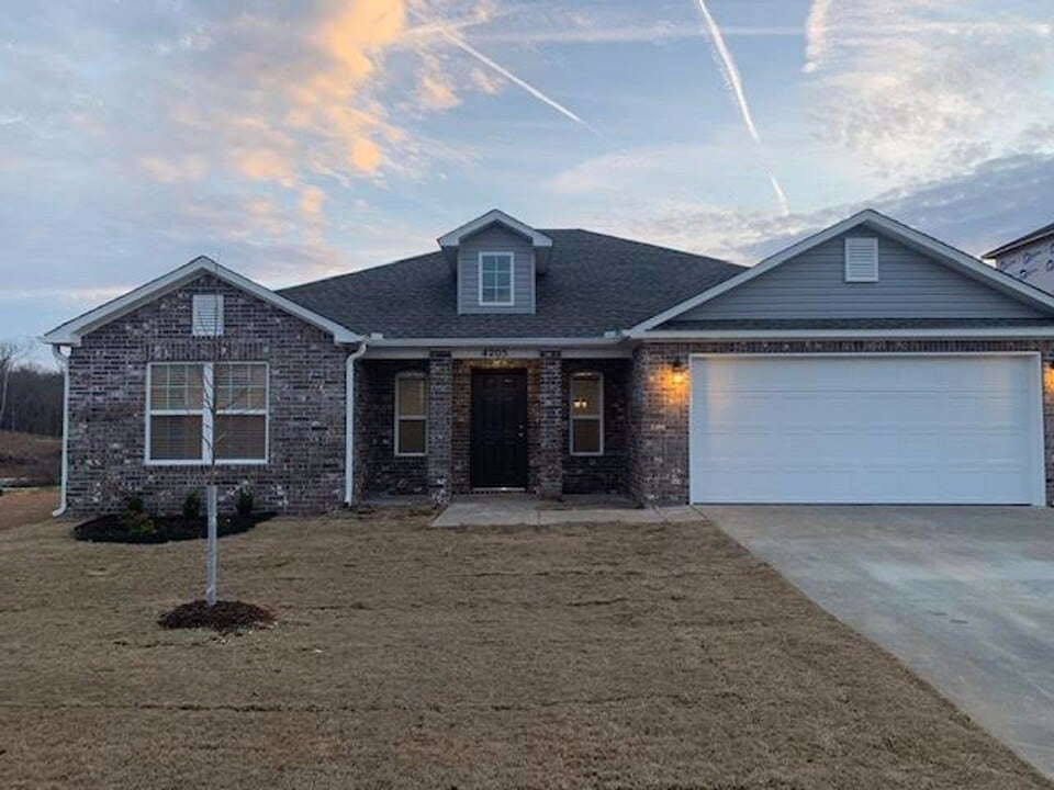 4205 SW Lenox Ave in Bentonville, AR - Building Photo