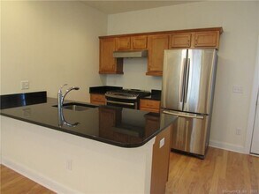 19 Sherwood St in Mansfield, CT - Building Photo - Building Photo