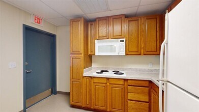 5585 Straub Rd, Unit 107 in College Station, TX - Building Photo - Building Photo