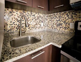 500 SW 9th Ave in Miami, FL - Building Photo