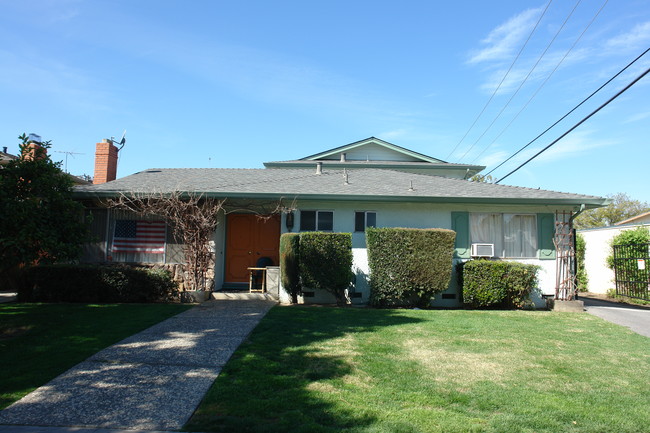 1445 Eden Ave in San Jose, CA - Foto de edificio - Building Photo