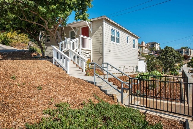 24 N Salinas St in Santa Barbara, CA - Building Photo - Building Photo