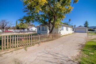 947 Ave B in Calimesa, CA - Building Photo - Building Photo