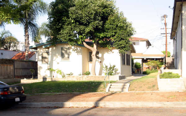 923-929 S Meyler St in San Pedro, CA - Foto de edificio