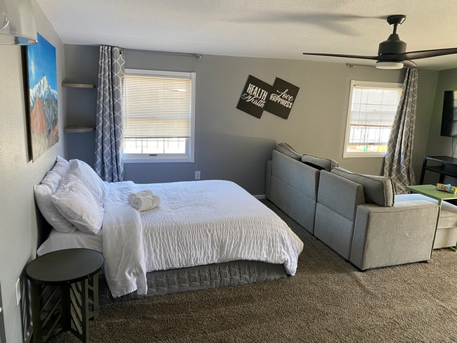 2125 W Colorado Ave in Colorado Springs, CO - Building Photo - Building Photo