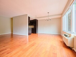 4114 Davis Pl NW in Washington, DC - Building Photo - Building Photo