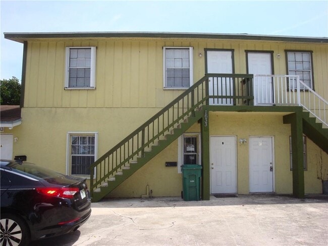 property at 1633 W 28th St