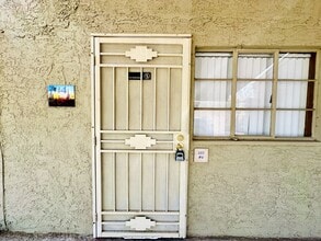 237-243 W Roger Rd in Tucson, AZ - Building Photo - Building Photo