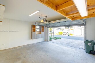 6950 Pines Cir in Coconut Creek, FL - Building Photo - Building Photo