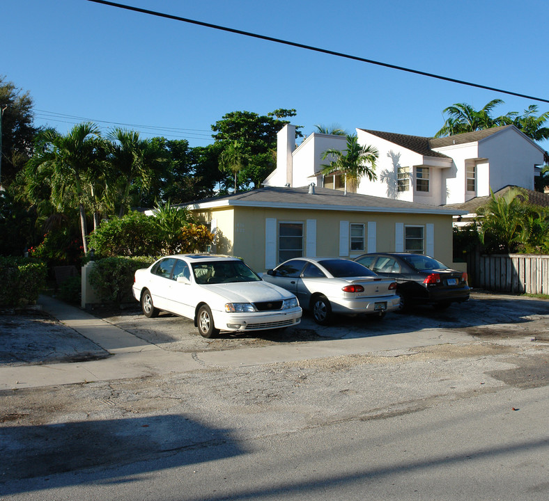 1620-1626 NE 5th St in Fort Lauderdale, FL - Building Photo