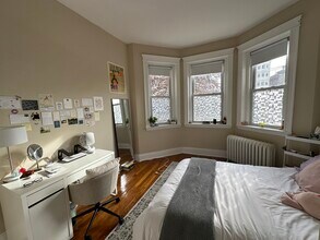 1173 Commonwealth Ave, Unit Com Ave in Boston, MA - Building Photo - Building Photo