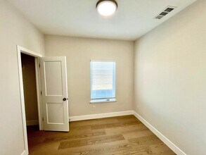 1561 Innes Ave in San Francisco, CA - Building Photo - Building Photo