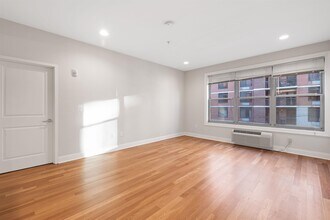 100 Marshall St in Hoboken, NJ - Building Photo - Building Photo