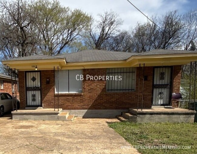 property at 1608 Oakwood St