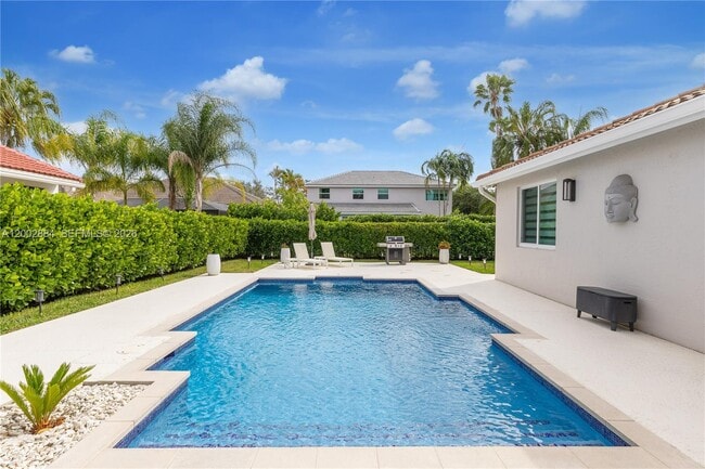 2614 Oakbrook Ct in Weston, FL - Building Photo - Building Photo