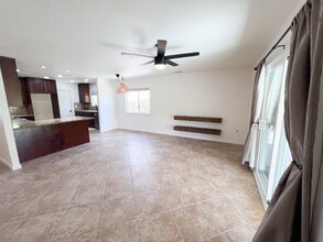 77215 Minnesota Ave in Palm Desert, CA - Foto de edificio - Building Photo