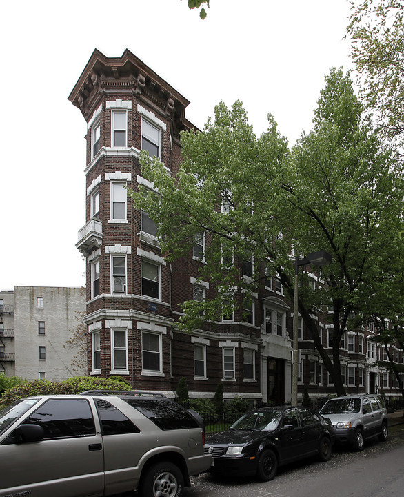 40-40 Queensberry St in Boston, MA - Building Photo