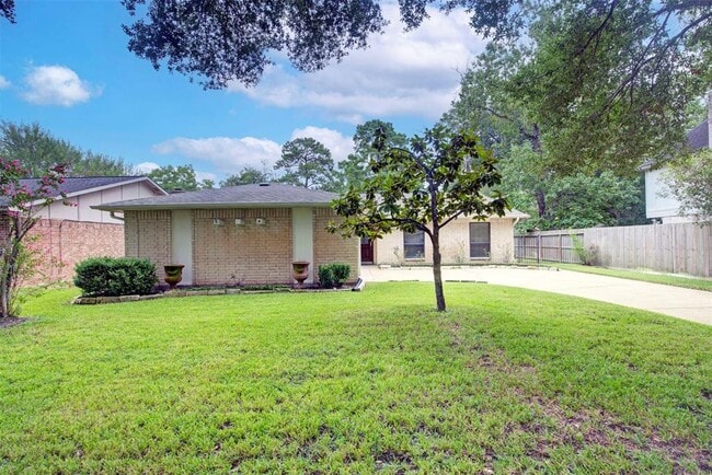 17910 Navajo Trail Dr in Spring, TX - Building Photo - Building Photo