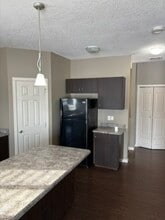 902-910 10 St in Cold Lake, AB - Building Photo - Building Photo