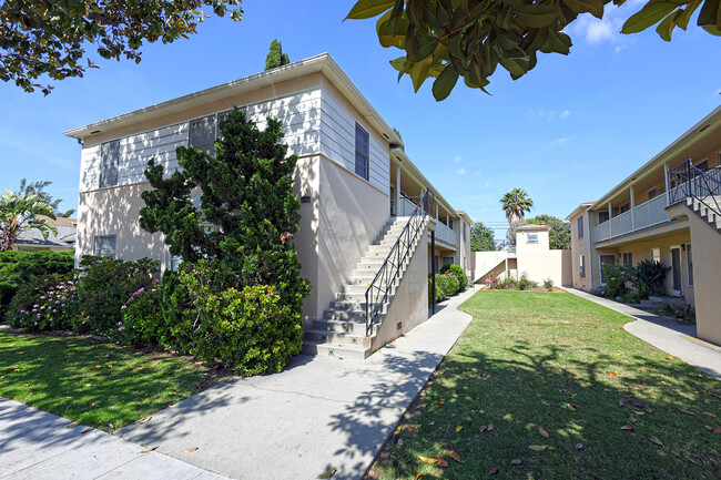 2140 Magnolia Ave in Long Beach, CA - Building Photo - Building Photo