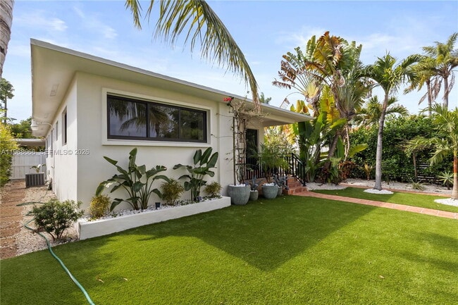 1618 SW 18th St in Miami, FL - Building Photo - Building Photo