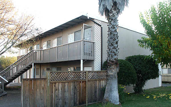 1312 Leafwood Dr in Novato, CA - Foto de edificio - Building Photo