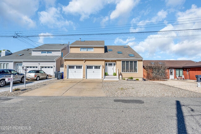 8 Bahia Ct