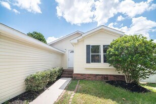 10115 Berrybriar Ln in Tomball, TX - Building Photo