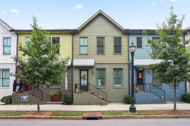property at 1081 Crest Cir SE