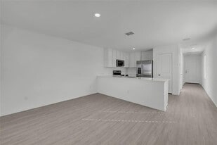 309 Marty Allen Lp in Jarrell, TX - Building Photo