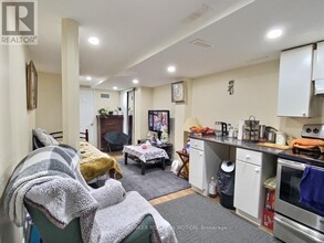 3843 Coachman Cir in Mississauga, ON - Building Photo - Building Photo