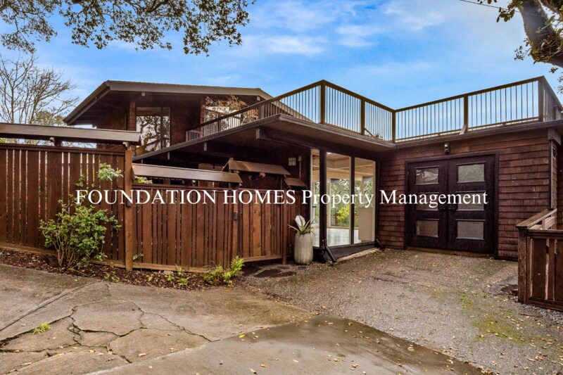 332 Ridgewood Ave in Mill Valley, CA - Building Photo