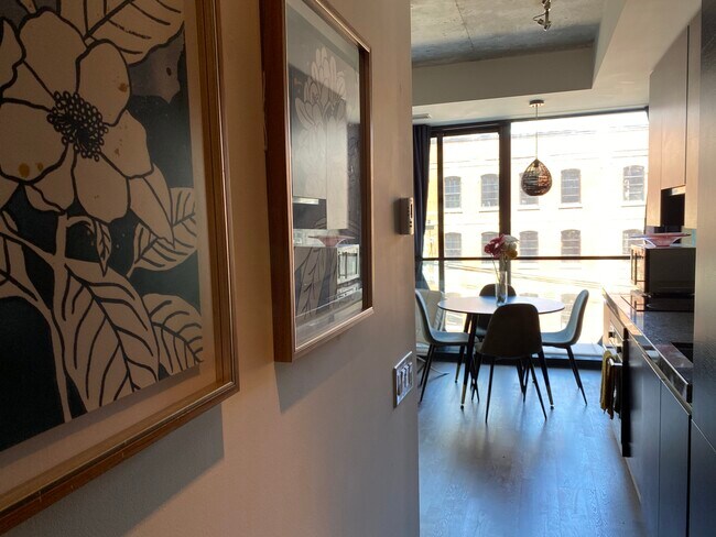 624 King St W in Toronto, ON - Building Photo - Building Photo