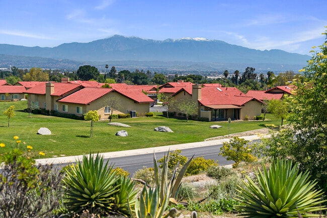 Westmont Village Homes - 55+ Senior Community in Riverside, CA - Foto de edificio - Building Photo
