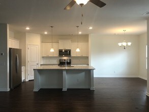 218 Dogwood Cir in Savannah, GA - Foto de edificio - Building Photo