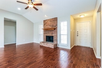 3724 Clear Brook Cir in Fort Worth, TX - Building Photo - Building Photo