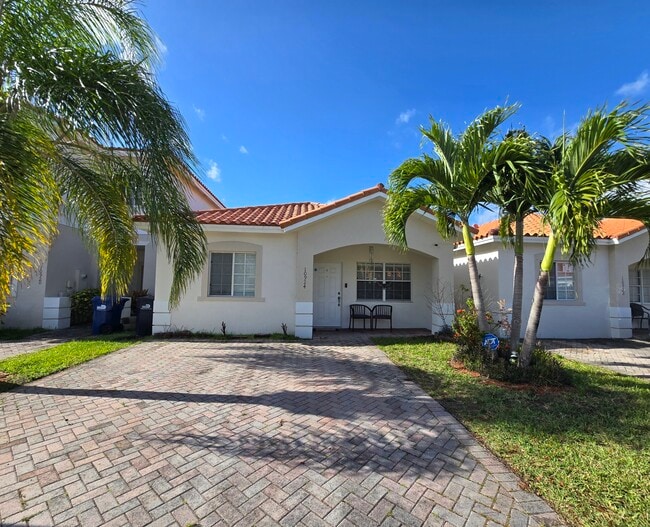 property at 10924 SW 182nd Ln