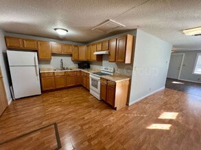 704 W Superior St in Ottawa, IL - Building Photo - Building Photo