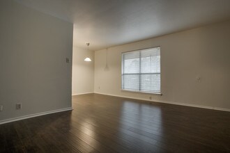 The View at Lake Cliff in Dallas, TX - Foto de edificio - Building Photo