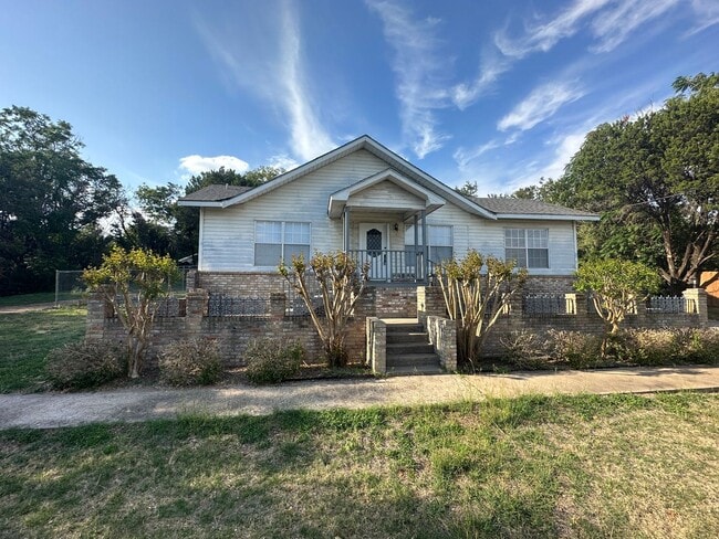 property at 11005 Woodway Dr