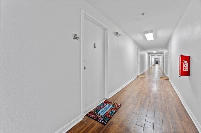 406 W Azeele St in Tampa, FL - Foto de edificio - Building Photo