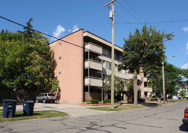 Arch Manor in Ann Arbor, MI - Building Photo - Building Photo