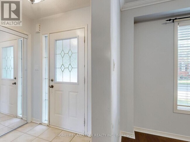 60 Cariglia Trail in Markham, ON - Building Photo - Building Photo